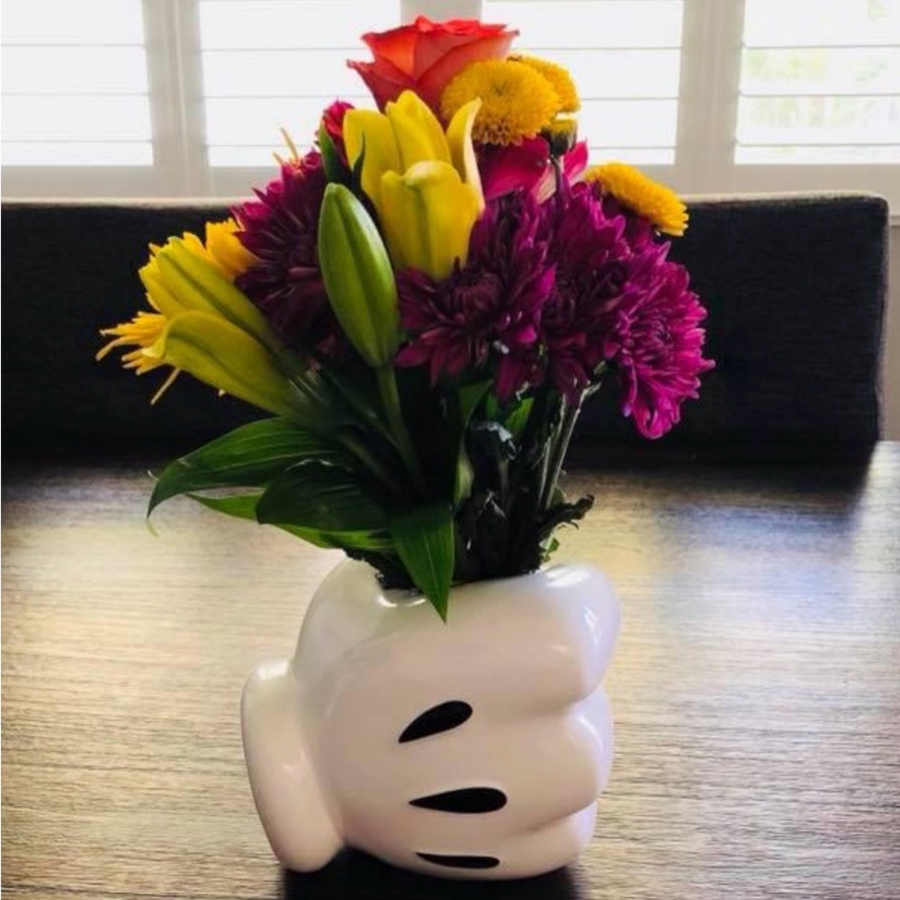 New Disney Parks Mickey Mouse Ceramic Hand Vase